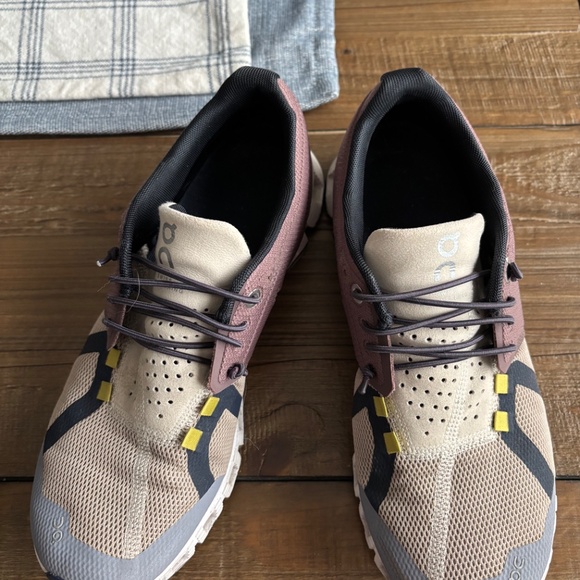 Women’s size 7 on running sneakers purple grey brown - Picture 3 of 5